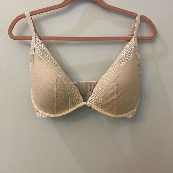 Victoria's Secret Other - Victoria’s Secret Plunge Plongeant Bra Women Size 34DDD
